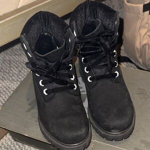 Timberland velvet Black Lace-Up Ankle Boots